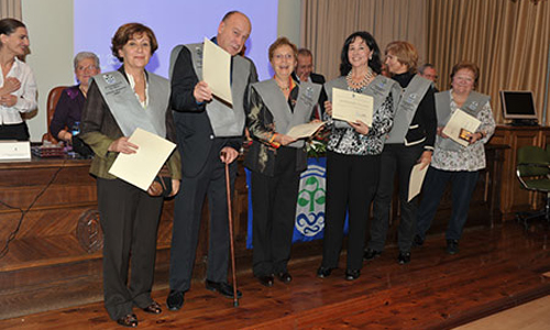 Algúns dos graduados durante o acto na EU de Estudos Empresariais.