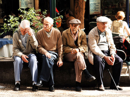 La subida de las pensiones se aplica desde el 1 de enero y las ayudas al transporte se reactivan este jueves