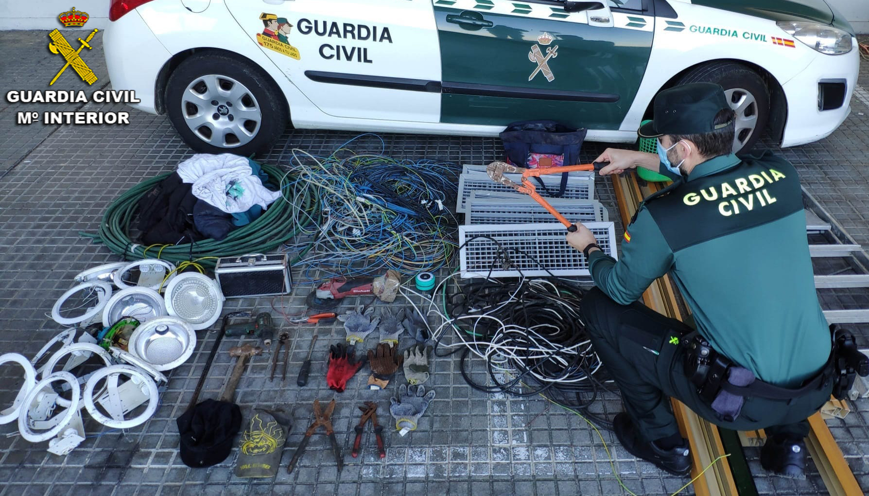 Guardia Civil detenidos robo cable telefónico