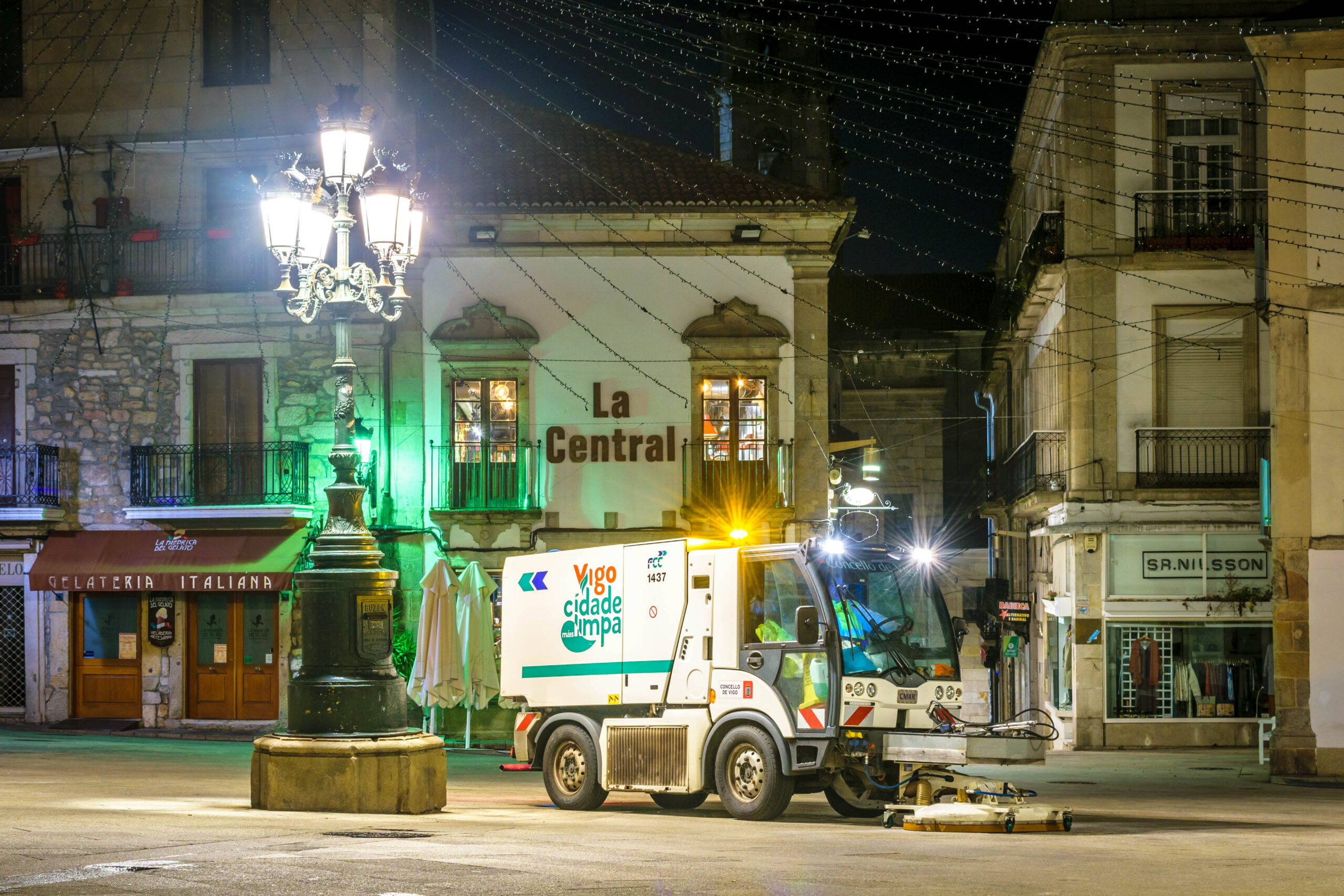 O Concello e FCC poñen en marcha un 'operativo especial de limpeza' de Nadal