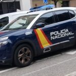 Atracan una sucursal de Caixabank en Vigo rociando a uno de los empledos con gasolina