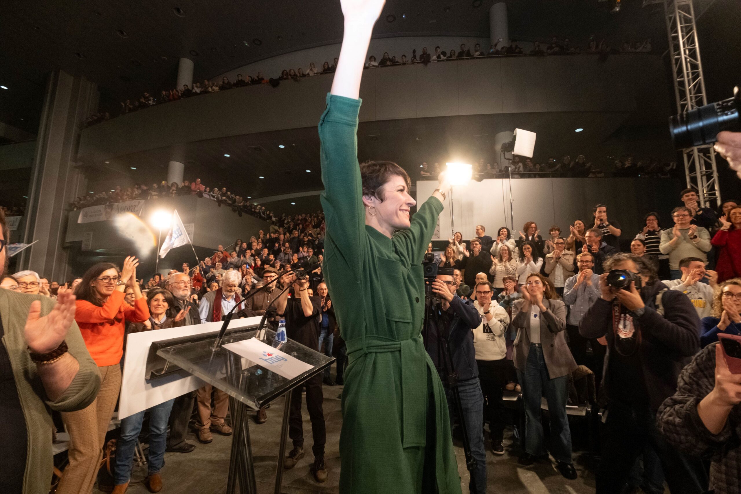 "Estamos moi cerca do cambio", clama Ana Pontón nun mitin multitudinario en Vigo