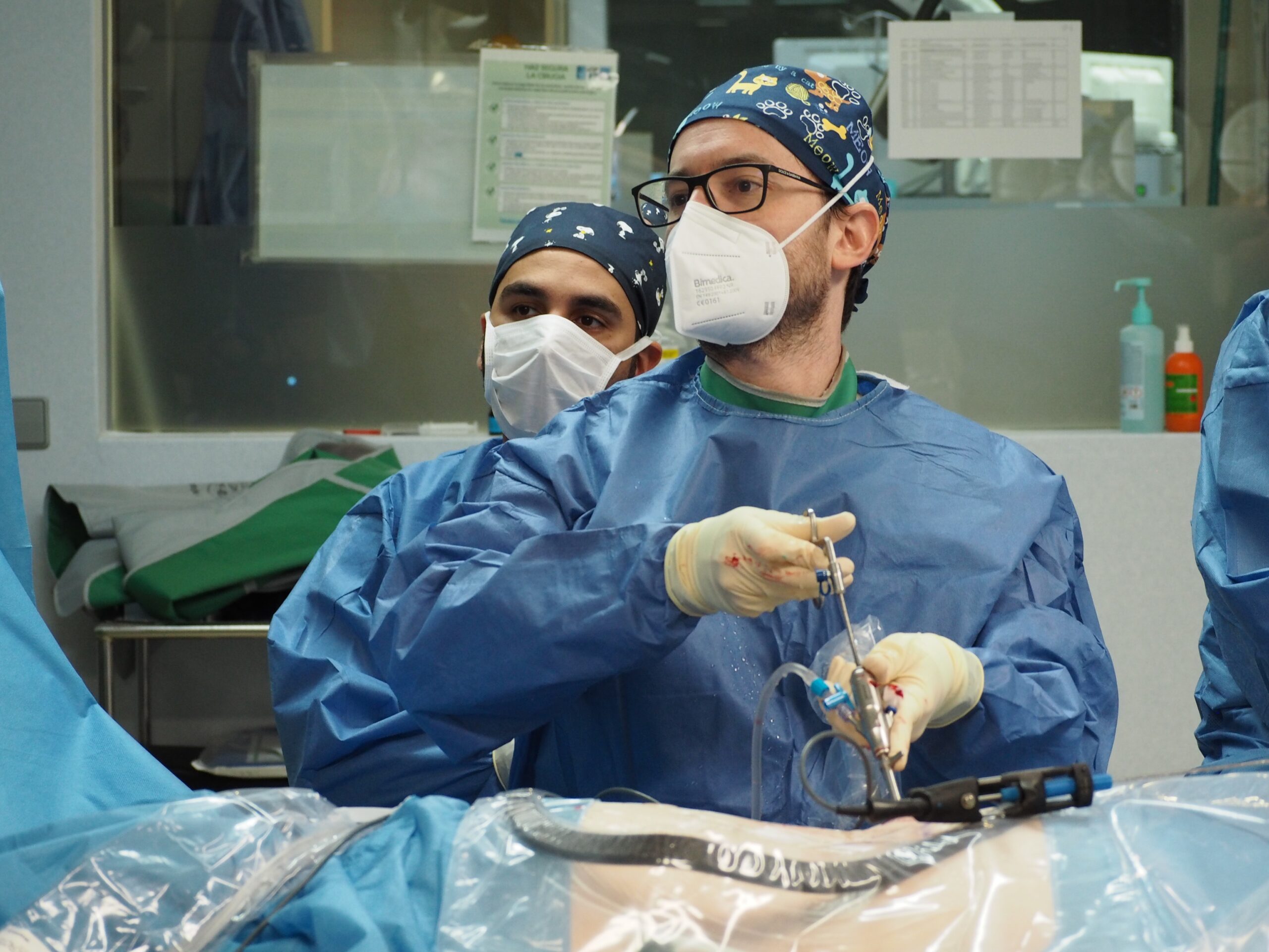 En Vigo ya se realizan intervenciones endoscópicas de las hernias lumbares
