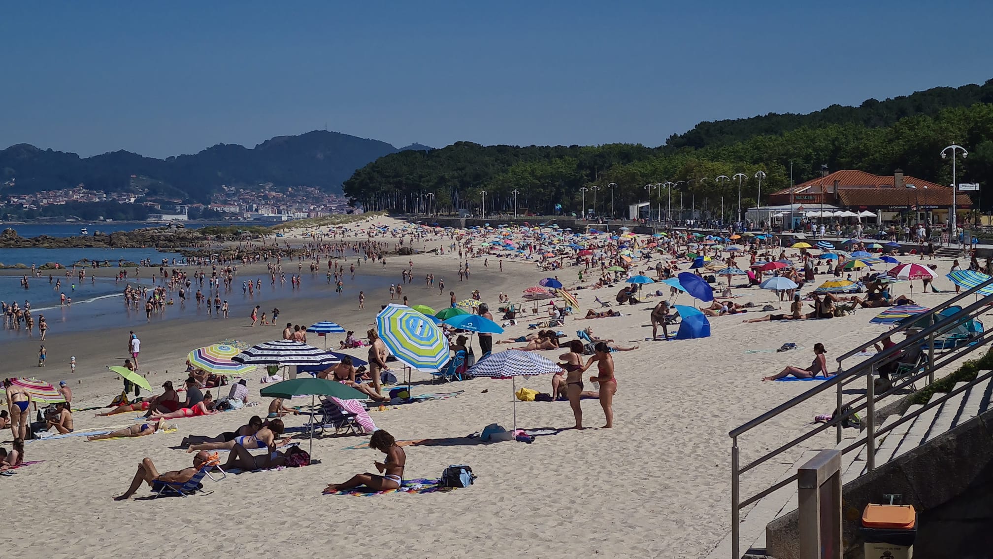 El sábado empieza el servicio de socorrismo, vigilancia y limpieza en las playas de Vigo