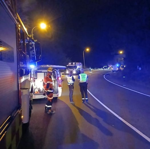 https://www.vigoalminuto.com/2024/08/17/muere-al-chocar-el-tractor-que-conducia-contra-un-coche-estacionado/