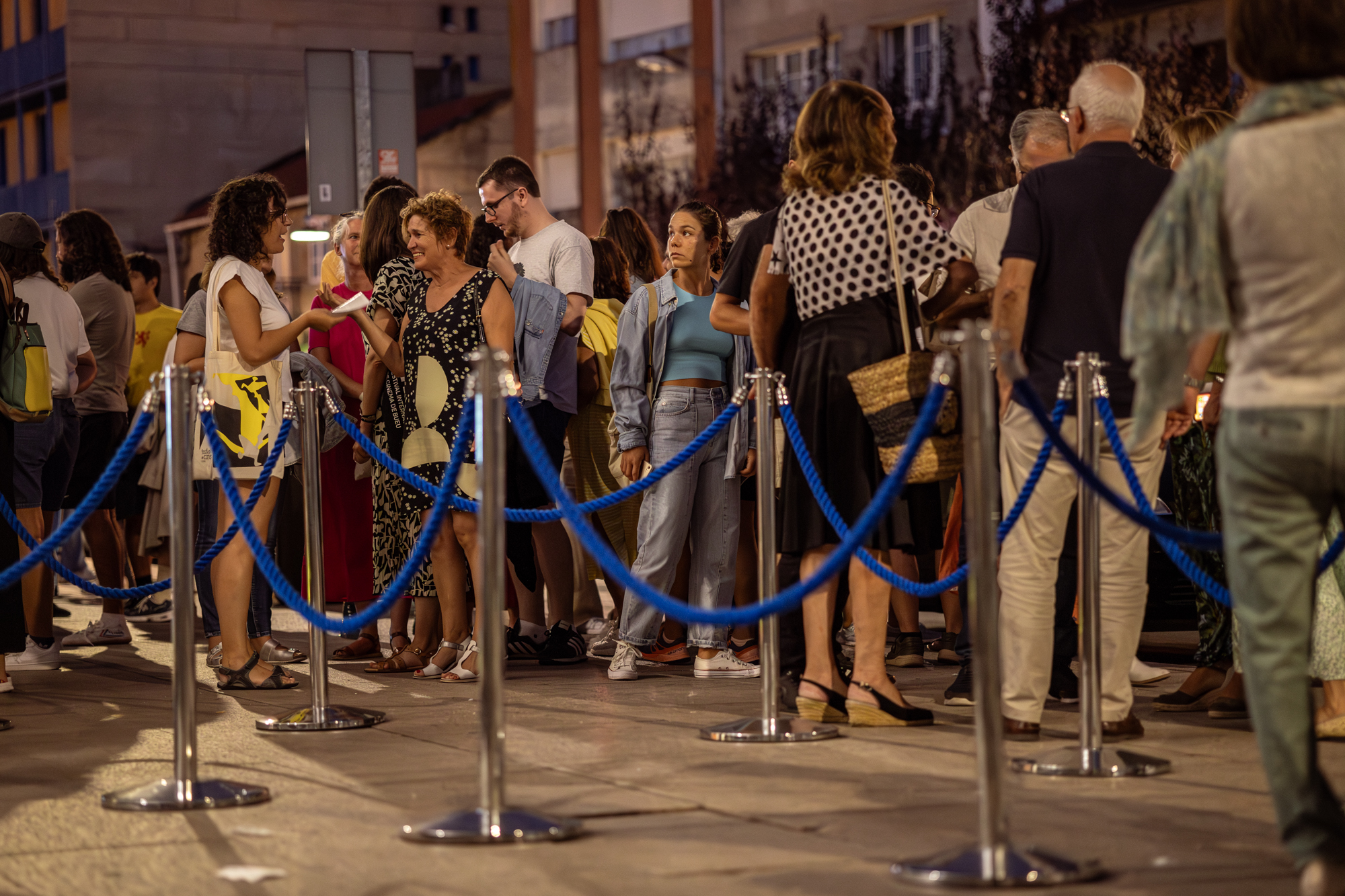 As entradas e os abonos para o FICBUEU 2024 xa se poden mercar na tenda en liña do festival