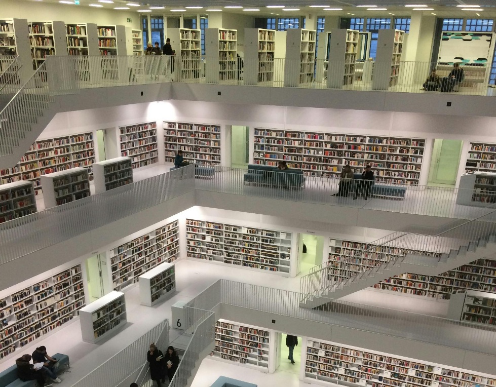 ¡Ay, si me hubiesen dado un euro por cada anuncio de la Biblioteca del Estado en Vigo!