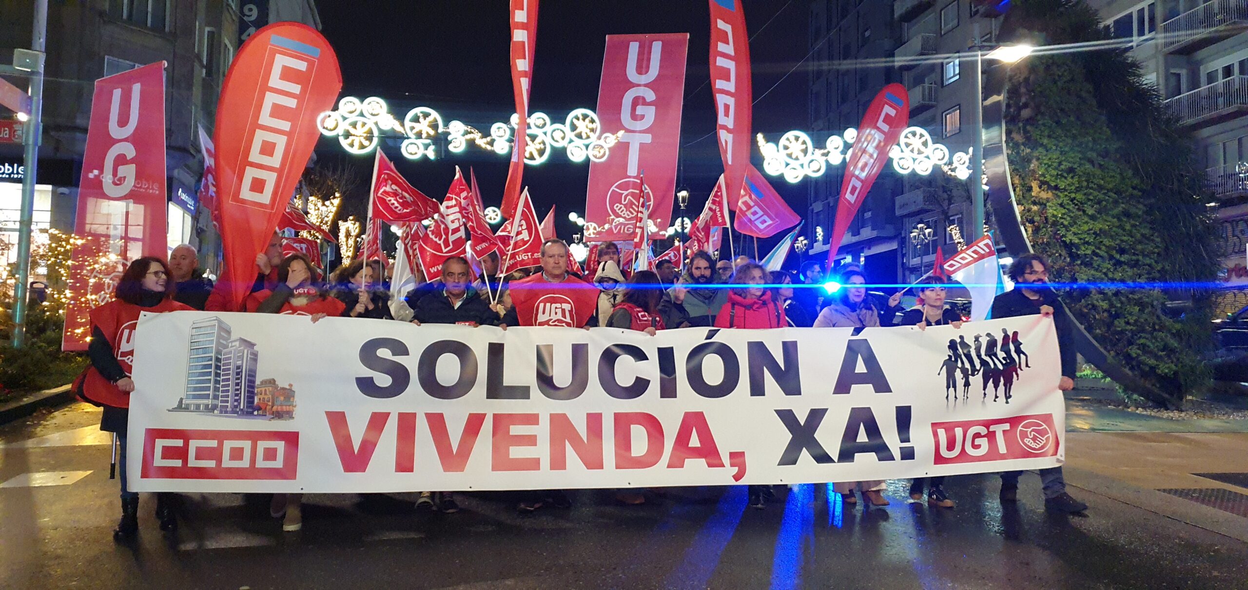 Apenas dos centenares de personas acuden a la manifestación para denunciar la crítica situación de la vivienda en Vigo