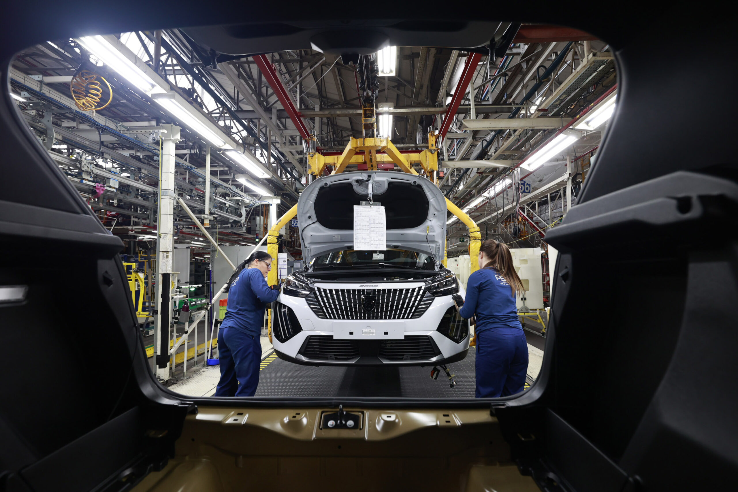 Los trabajadores de Stellantis Vigo superan la producción de 1 millón de unidades del Peugeot 2008