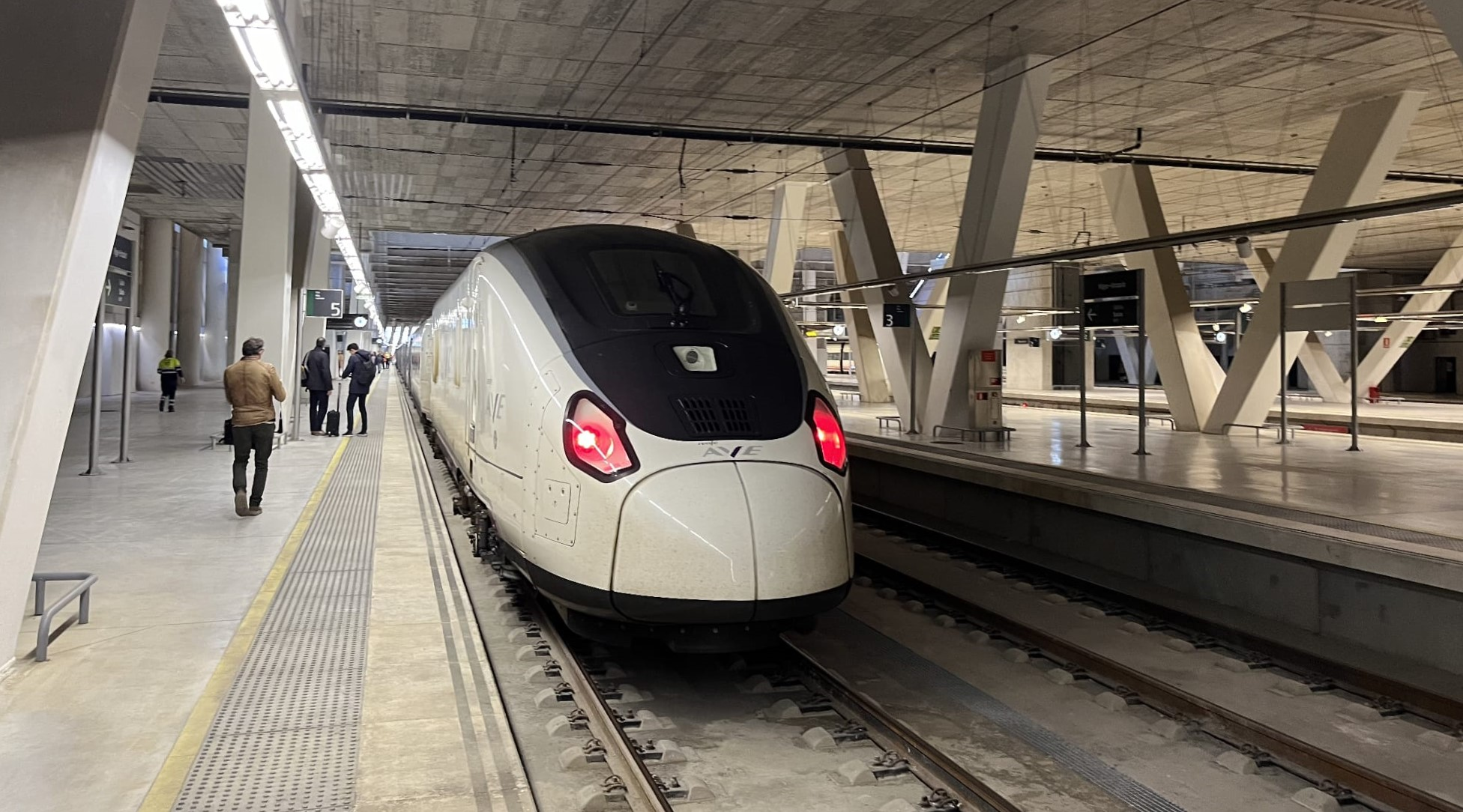 Solucionada la avería que dejó ayer sin servicio el AVE a Madrid