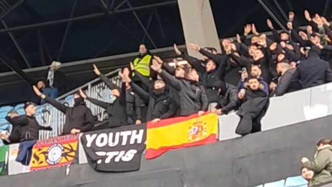 ¿LaLiga denuncia los cánticos de aficionados del Celta y no los insultos y saludos, brazo en alto, de unos nazis?