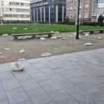 Denuncian ruídos, basura, vómitos o portales orinados en el centro tras la noche de Entroido