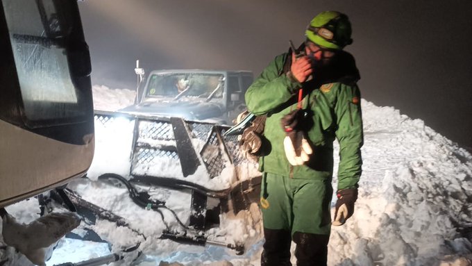 Rescatadas cuatro personas que quedaron atrapadas con su coche en la nieve en Chandrexa de Queixa